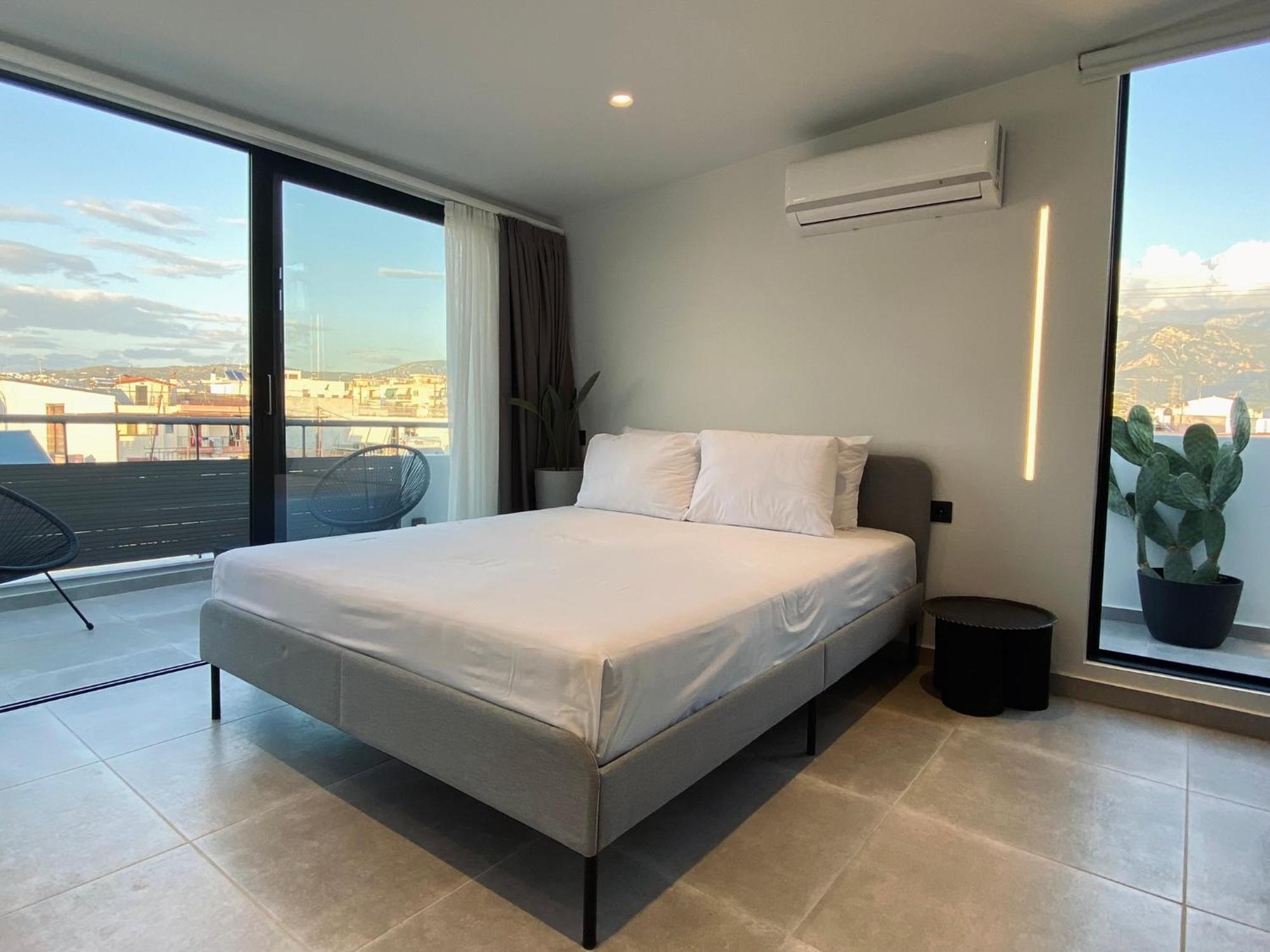 Апартаменты Hyperion Penthouse Патра Экстерьер фото