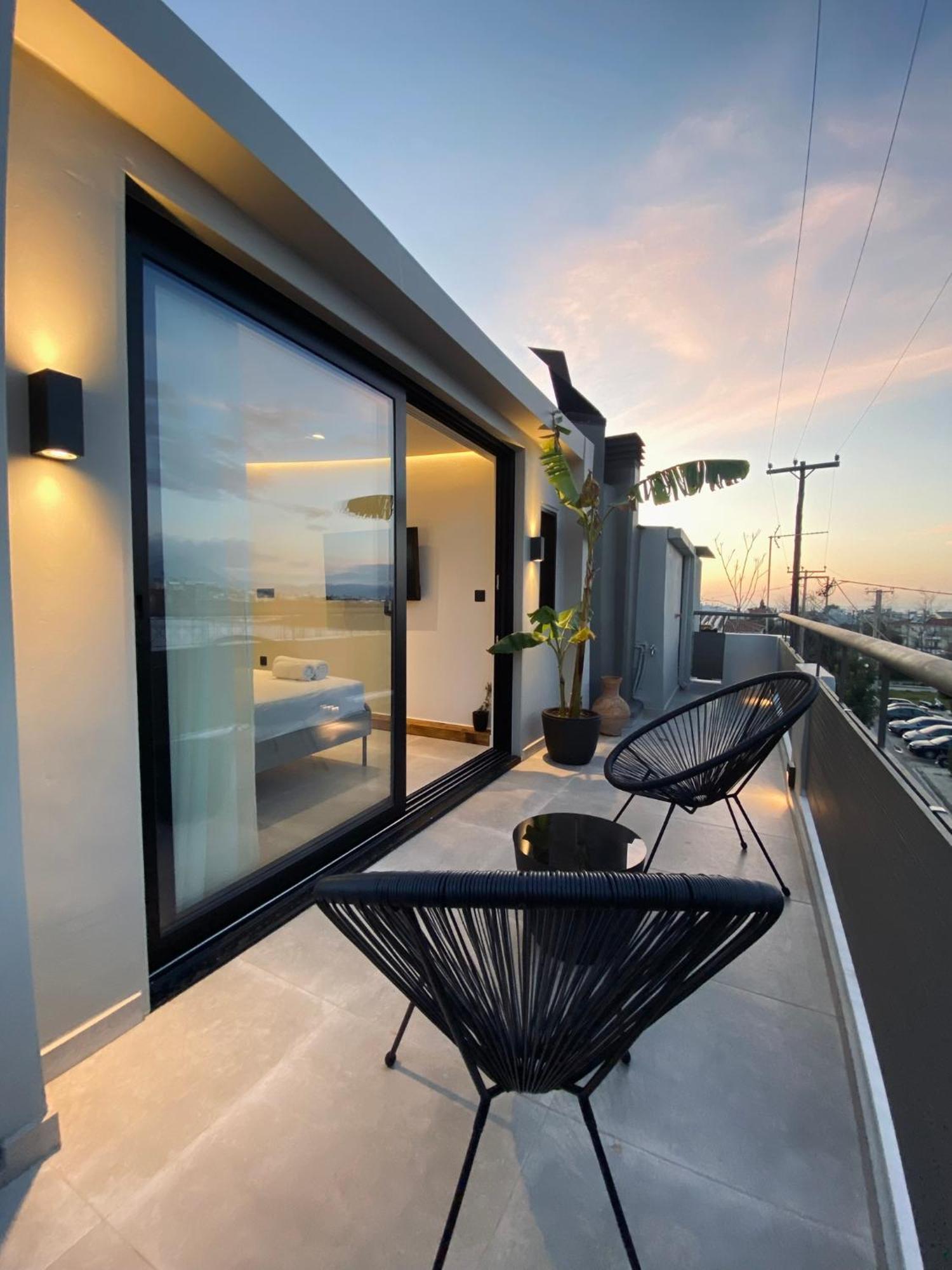 Апартаменты Hyperion Penthouse Патра Экстерьер фото